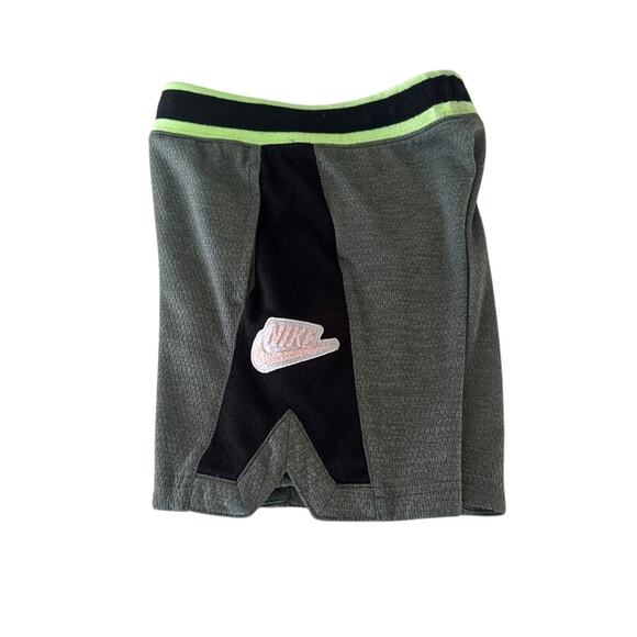 Nike Hoopfly Green Black Mesh Athletic Shorts Size Boy's 5/6 - Picture 2 of 3